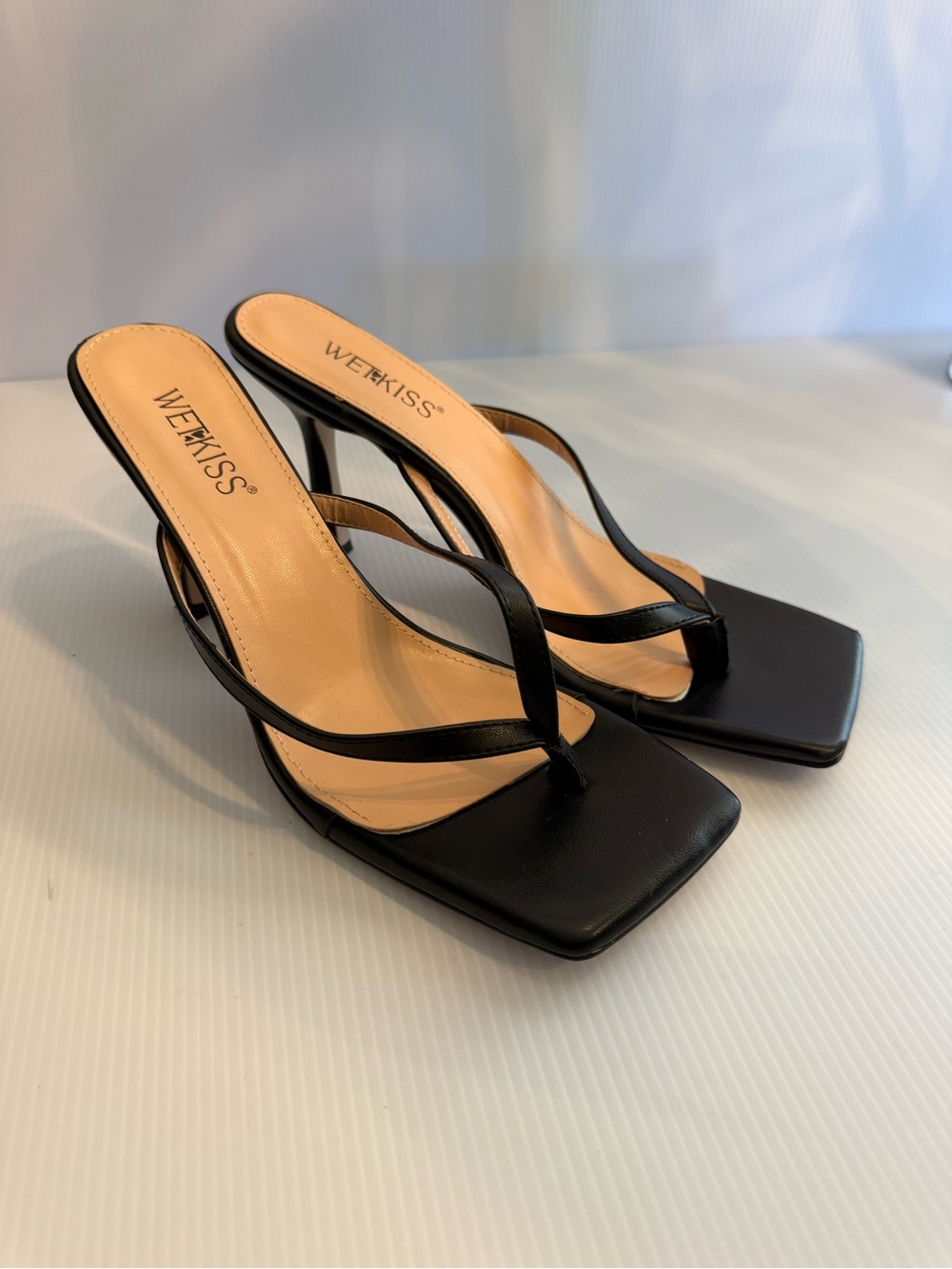 Kiss Black Square-Toe Thong Heeled Sandals